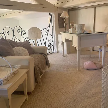 בית נופש Golfe De St Tropez קוגולין