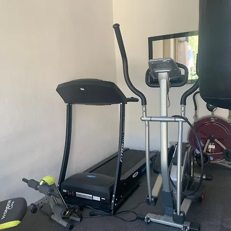 בית נופש Golfe De St Tropez קוגולין